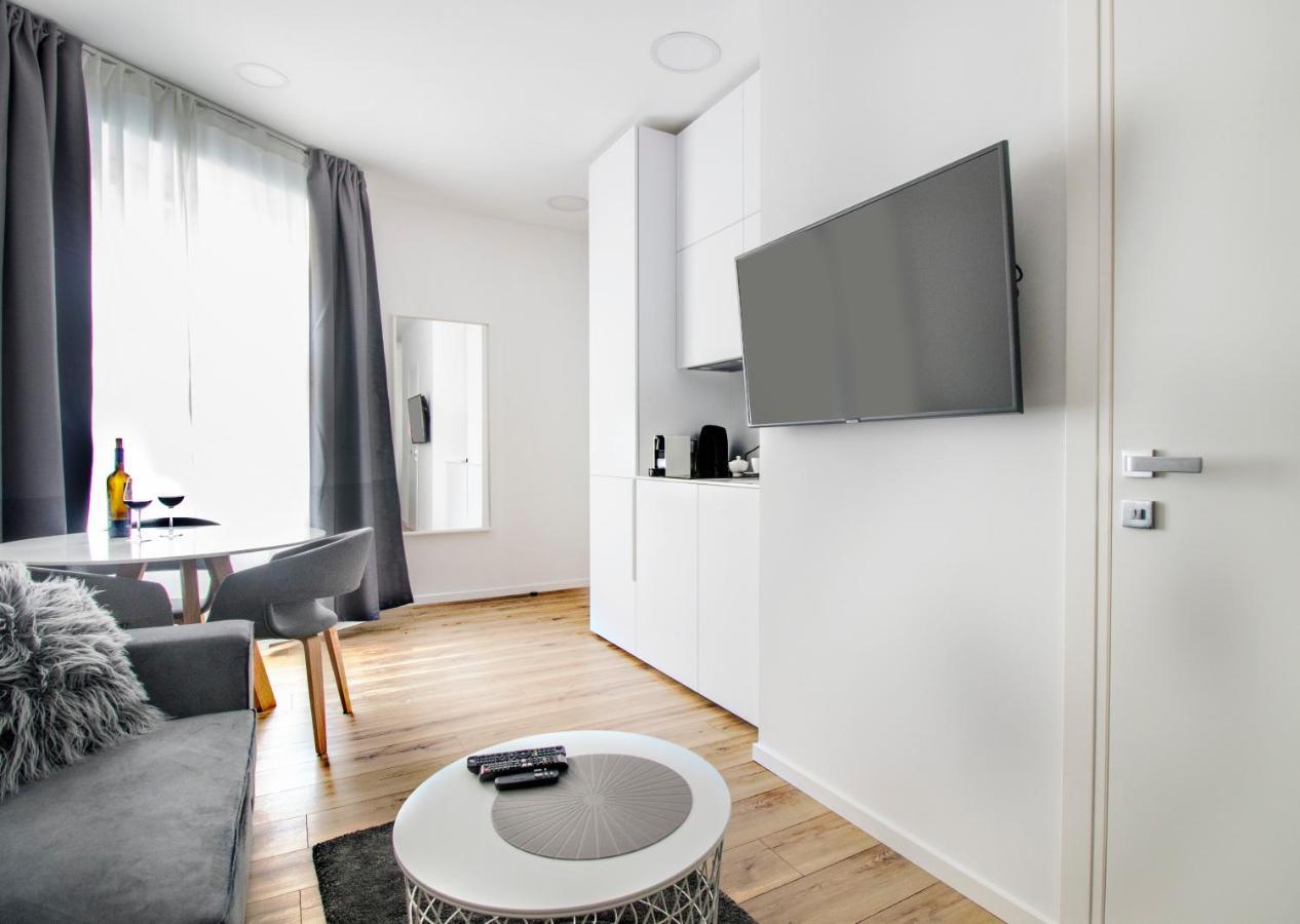 Apartment Main Square Modern